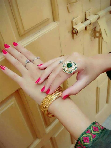 girls hand dp|More.